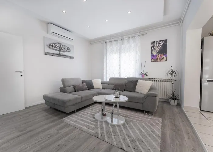 Apartment Lana Vidikovac *