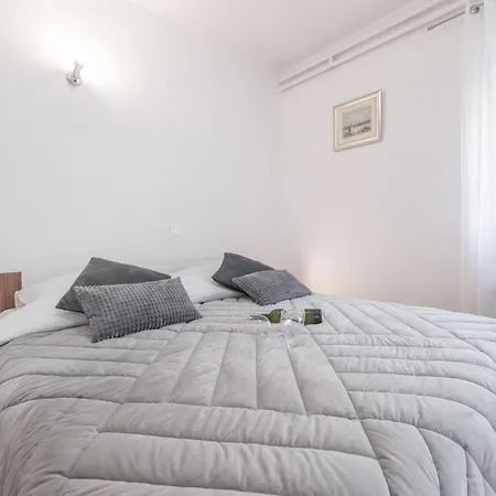 Lana Vidikovac Apartment *