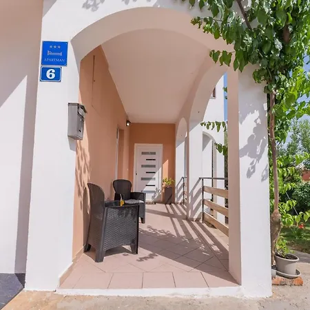 Apartment Lana Vidikovac