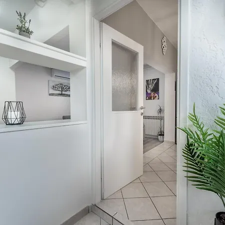 Lana Vidikovac Apartment *
