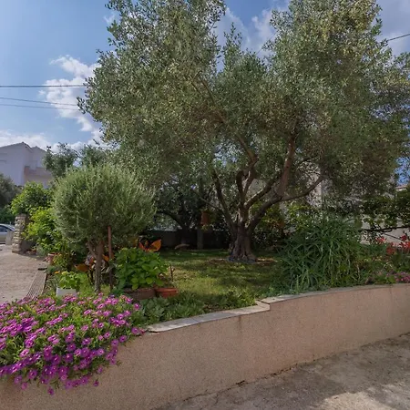 Lana Vidikovac Apartment *